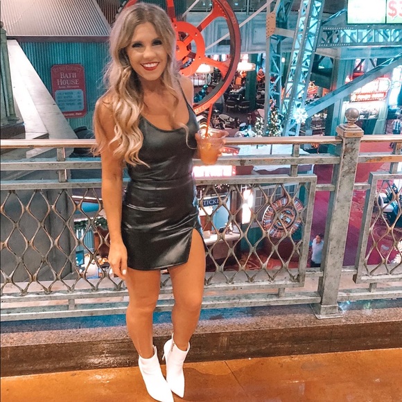 BRITTANY BICKLEY💛💛 - Picture 5 of 8